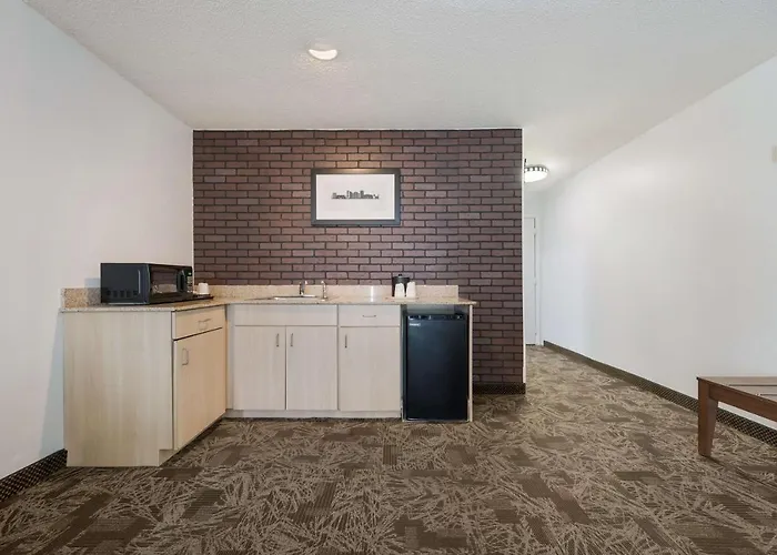 Surestay Hotel By Best Western Tuscaloosa Southeast