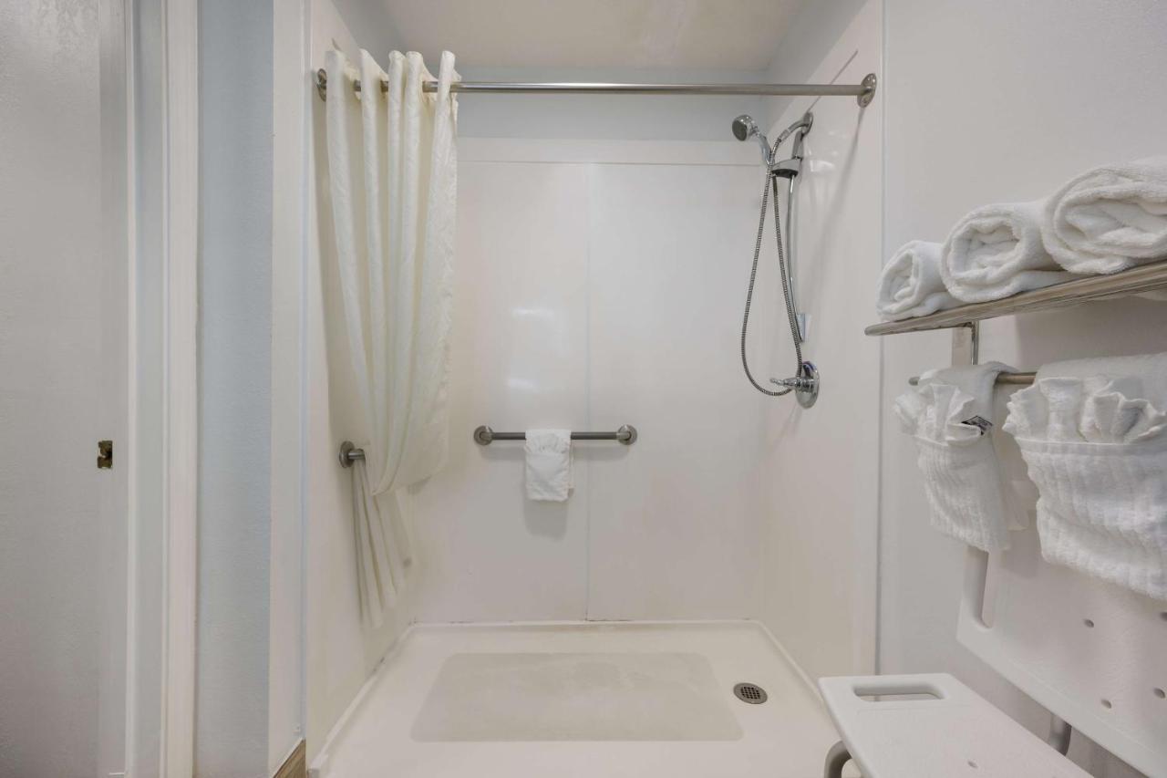 Surestay By Western Southeast Hotel